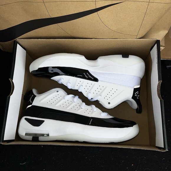 NEW Nike Air Jordan Max Aura 7 White Summit Black HQ2091-100 Mens Size 9.5